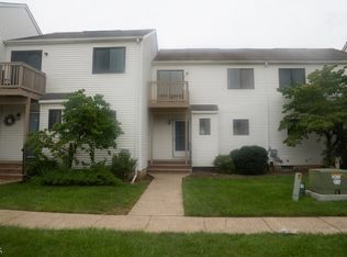 8 Pear Ct, Flemington, NJ 08822