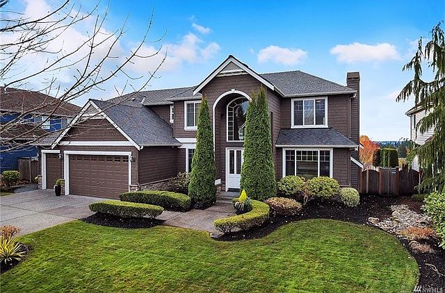Welcome to 2204 242nd St. SE in Bothell.