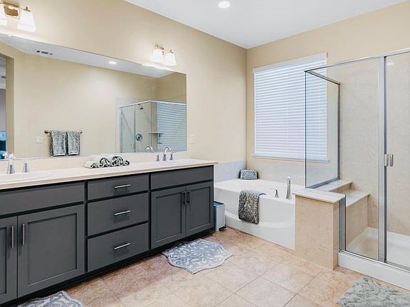 4th image of 3131 La Corona Dr