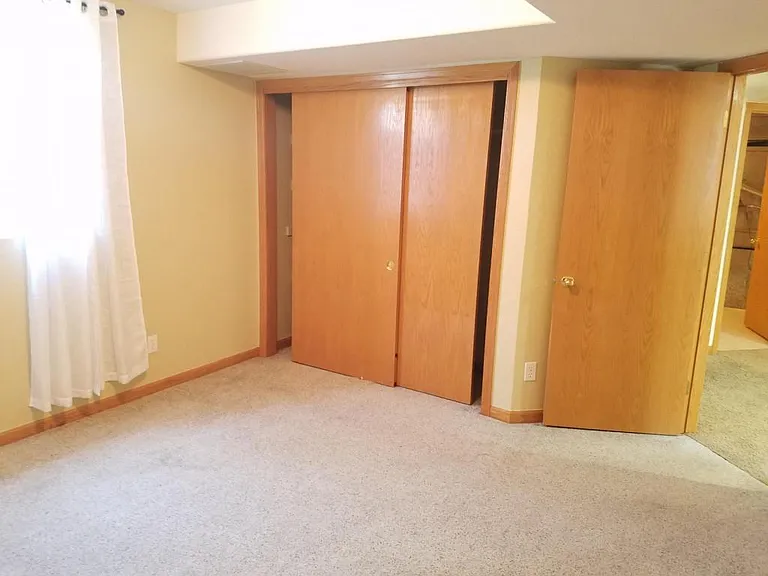 214 E Iowa Ave — Photo 24