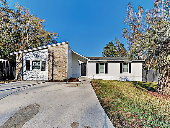 2nd image of 8259 Lucaya Ct