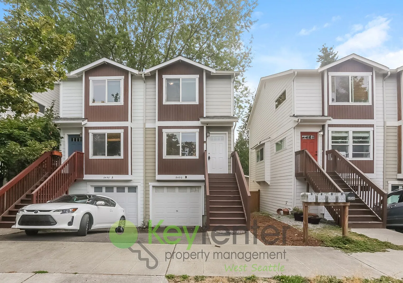 3-Bedroom Beauty with Fenced Yard and Flexible Living — Photo 4