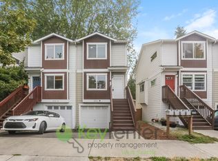 8450B 25th Ave SW, Seattle, WA 98106