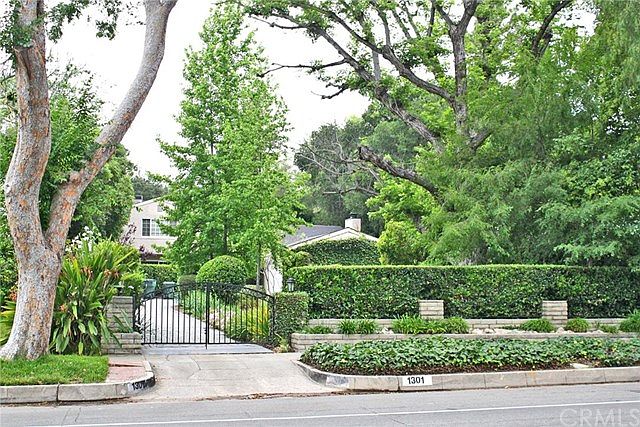 1st image of 1301 Linda Vista Ave