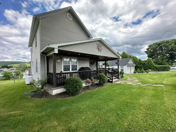 11 6th St, Cairnbrook, PA 15924