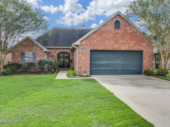129 Legend Creek Dr, Youngsville, LA 70592