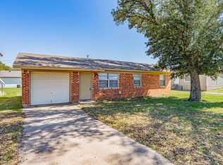 1848 Coral Rd, Azle, TX 76020