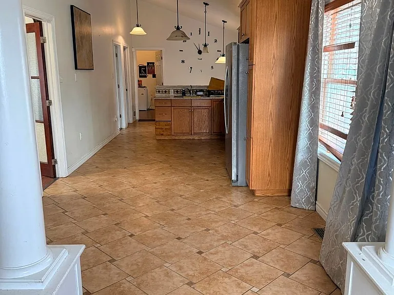 1150 Kipps Ln #UPPER — Photo 5