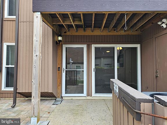 2nd image of 3939 El Soneta Pl #4