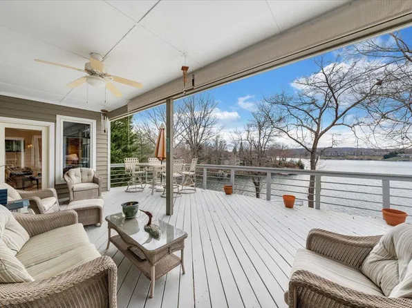 109 Overlook Hill Dr, Moneta, VA 24121
