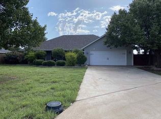 612 Auba Jane Cir, Cache, OK 73527