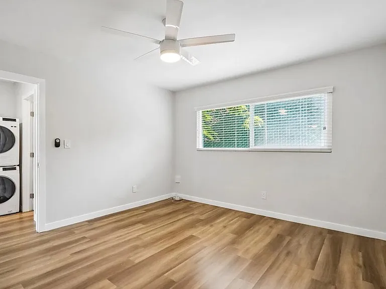 21107 Amie Ave #25 — Photo 31