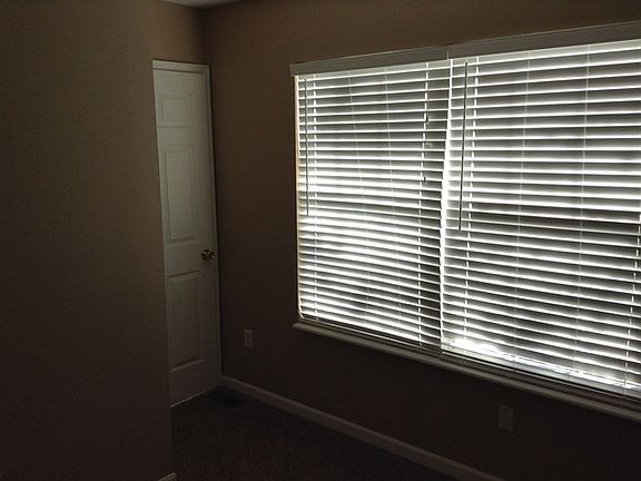 3rd image of 4 Hoover Pl