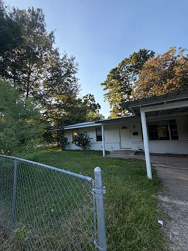 3301 Grant St Photo 1