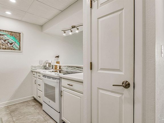 5th image of 336 Fort Pickens Rd APT E200