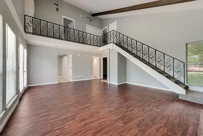 3 bed, 2.0 bath, 1730 sqft, $1,995 — Photo 2