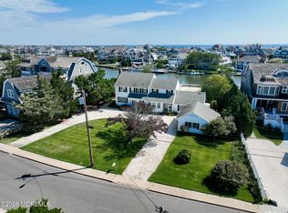 961 Lagoon Ln S, Mantoloking, NJ 08738