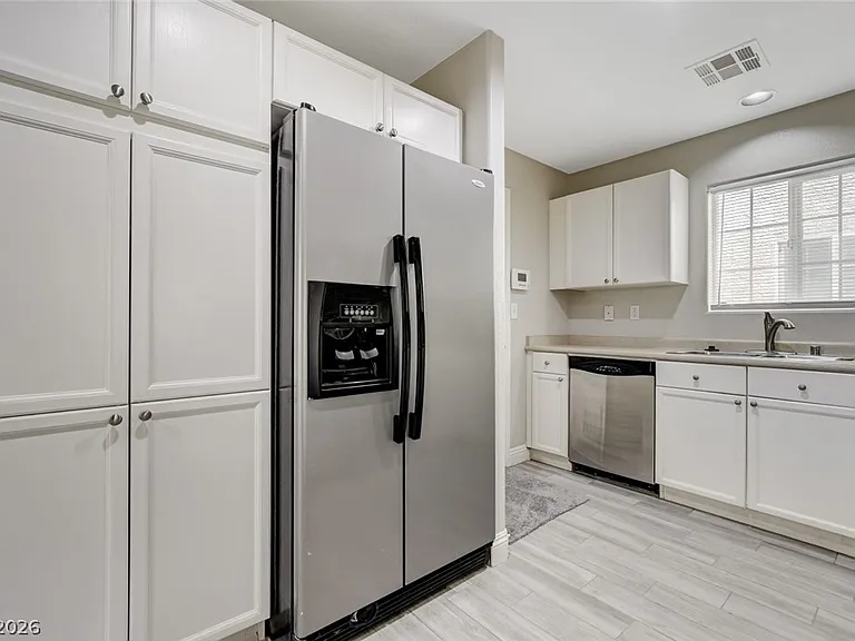 7408 Dashing Ct — Photo 17
