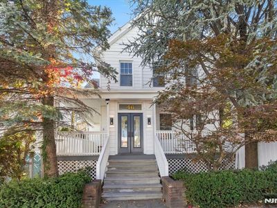 46 Garden Pl, Edgewater, NJ, 07020