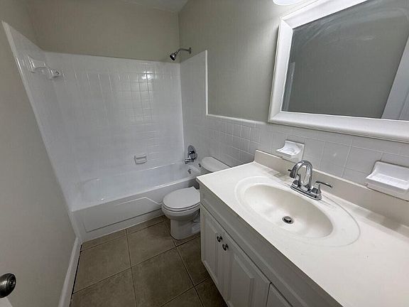 5th image of 265 SW 7th St APT 4