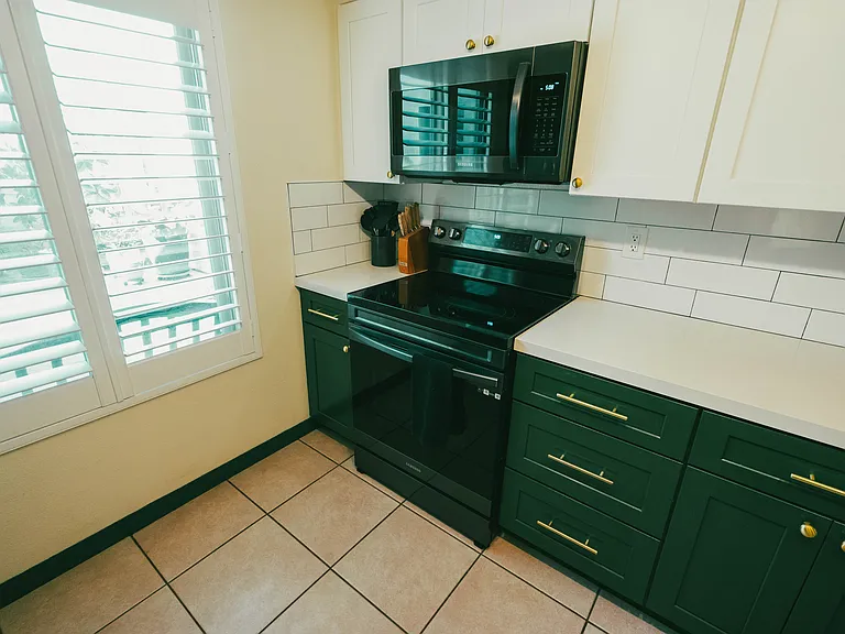 3037 Ingelow St #5 — Photo 10