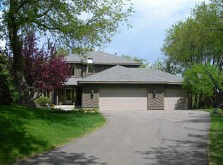 15300 Knob Hill Curv, Minnetonka, MN 55345