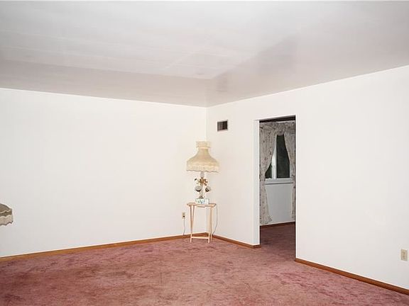 5th image of 544 Chester Dr