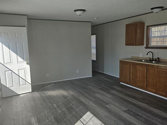 2nd image of 2737 W Washington Ctr #304