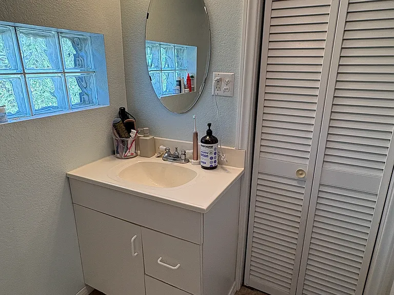 1872 Seminole Dr #2 — Photo 7