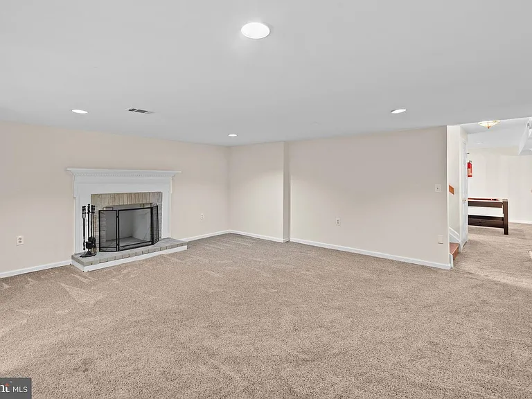 10652 Quarterstaff Rd — Photo 66