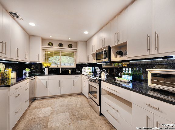 5th image of 15118 Mule Tree St