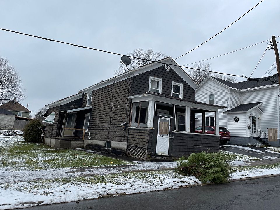2nd image of 511 Lake St