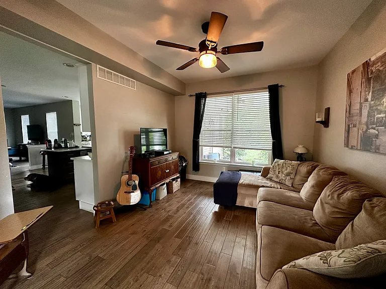 1043 Nicole Dr — Photo 10