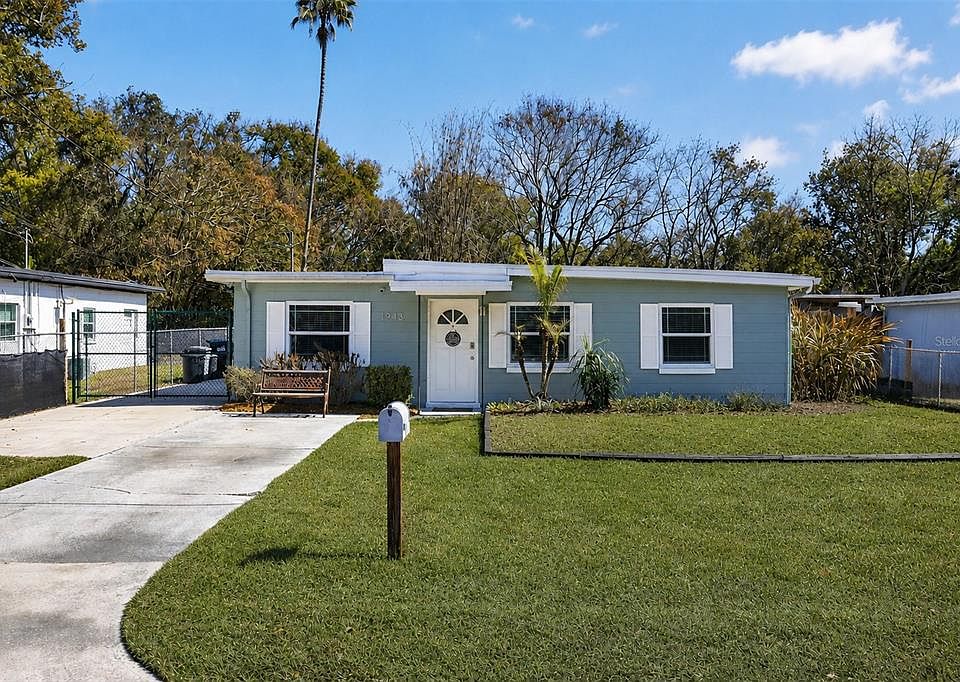 1st image of 1943 CLOVERLAWN AVENUE