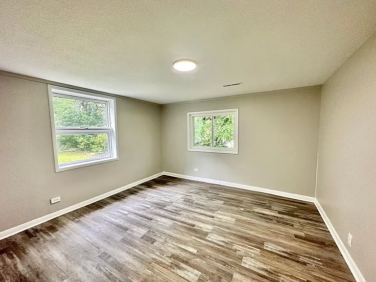 2527 Lynner Dr — Photo 6