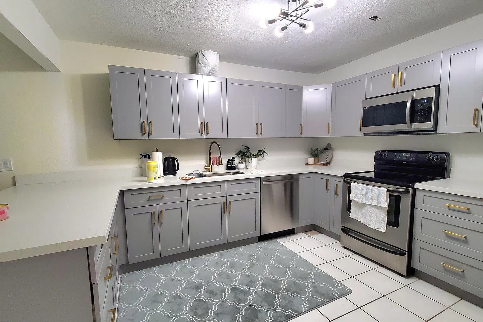 3 bed, 1564 sqft, $3,150 — Photo 2