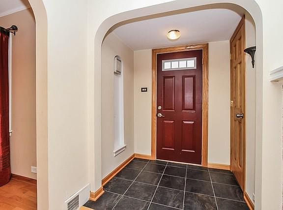 4th image of 1038 Woodlawn Ave