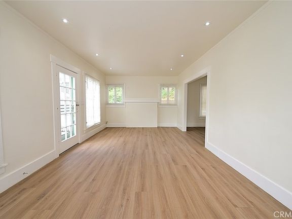 5th image of 526 N Madison Ave