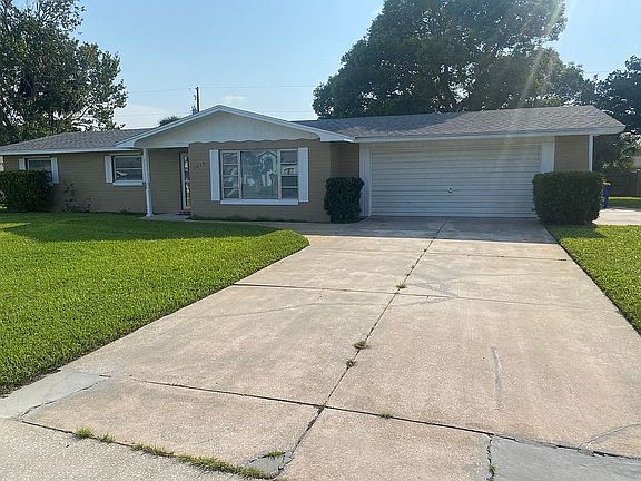 2nd image of 1846 India Palm Dr