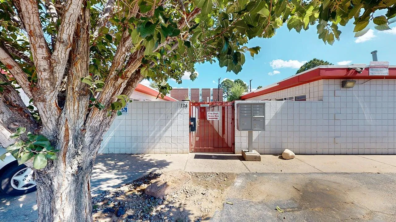 Updatated, Quality 1 Bed/ 1 Bath w/Private Patio Space & Bonus Storage — Photo 2
