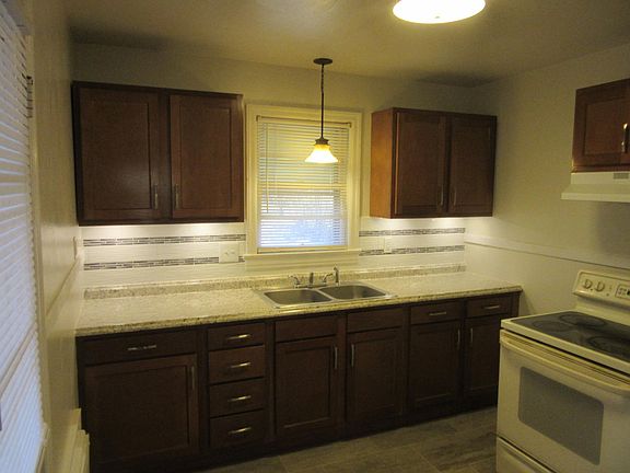4th image of 1014 Palm Ave NW
