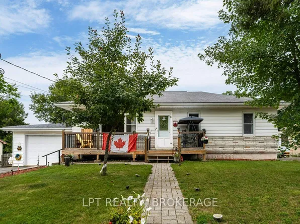 6175 Lakeview Dr, South Frontenac, ON K0H 2W0