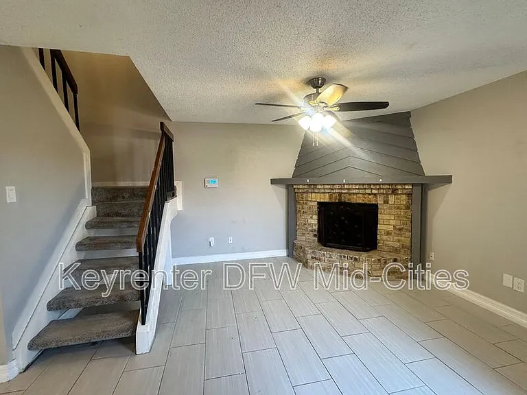 2623 Piedras Dr — Photo 5
