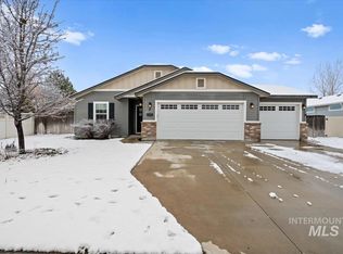 8 Greenlinks Ave, Middleton, ID 83644