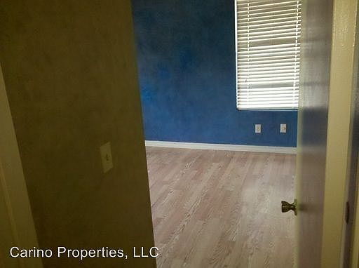 4th image of 1432 W Emerald Ave Unit 624