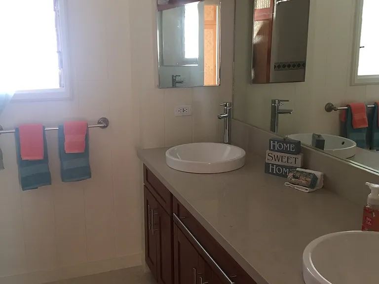 2668 Peter St — Photo 10