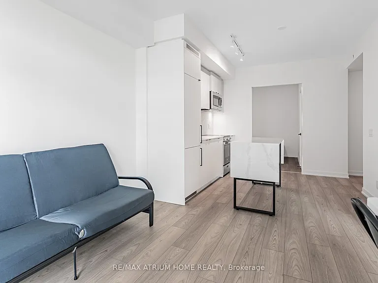 285 Dufferin St #827 — Photo 8