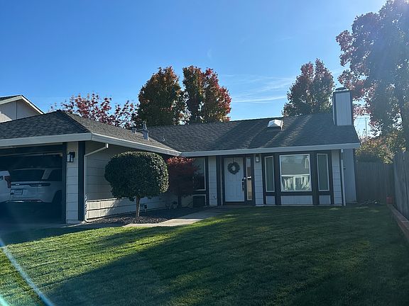 3rd image of 4716 Monument Dr