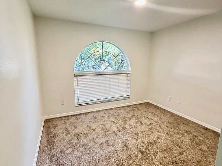 522 Beth Ann St — Photo 8