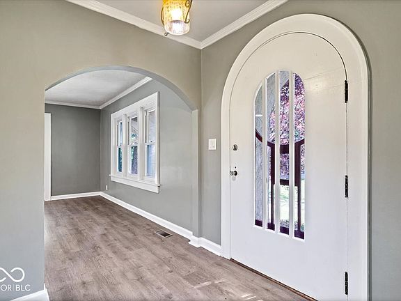 4th image of 5935 Mount Auburn Dr